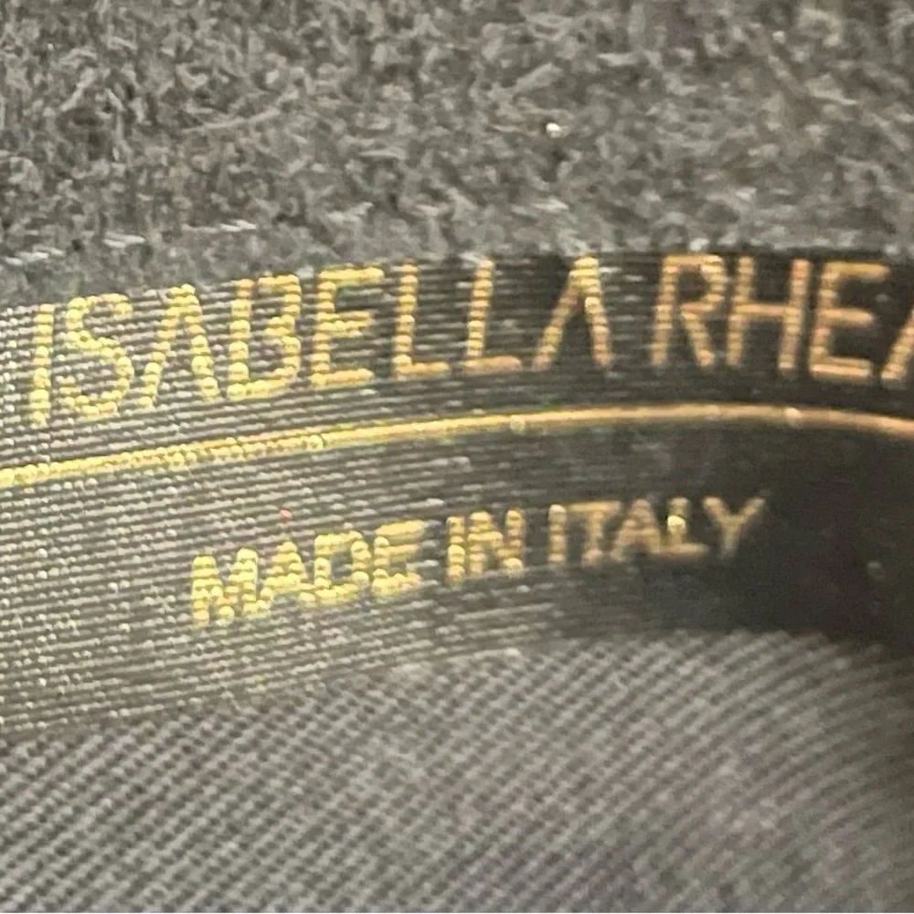 Isabella Rhea - Picture 5 of 6